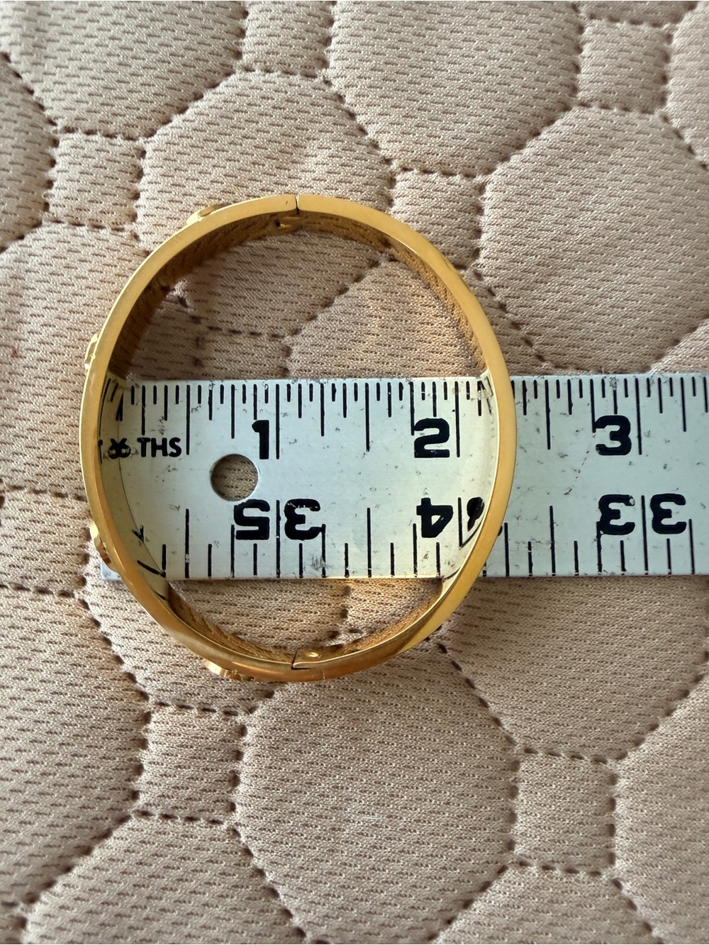 Tory Burch EUC Gold
Tone Miller Logo Stud Hinge
Bangle Bracelet with Dust
Bag - Picture 12 of 12